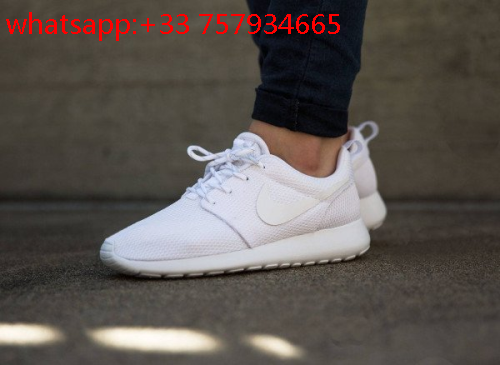 rosh run noir et blanche