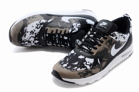 nike thea saumon
